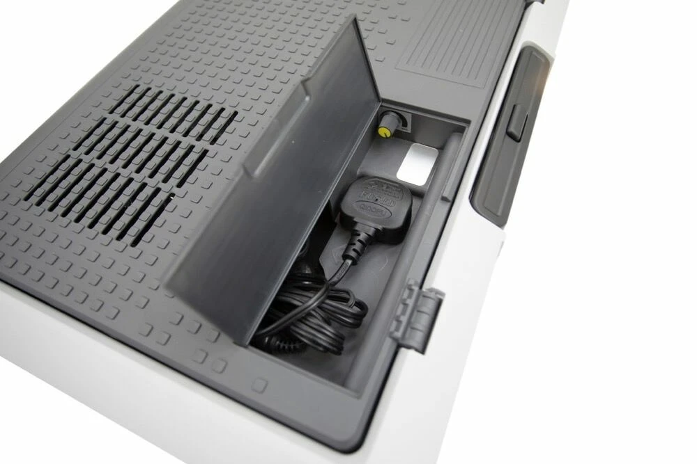 Vango E-Pinnacle 40L Coolbox 6 Vango E-Pinnacle 40L Coolbox - Image 6