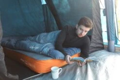 Vango Airbeam Vango Aether Air 450XL Tent (2022) 21 Vango Airbeam Vango Aether Air 450XL Tent (2022) -Cheap Camping Shop van 2021 lifestyle airbeam earth aether air 450xl lo 26